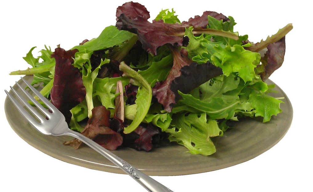 8 salad greens and their benefits