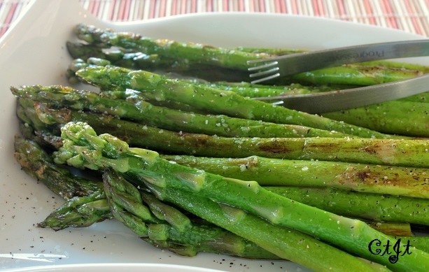 Simply cooked asparagus