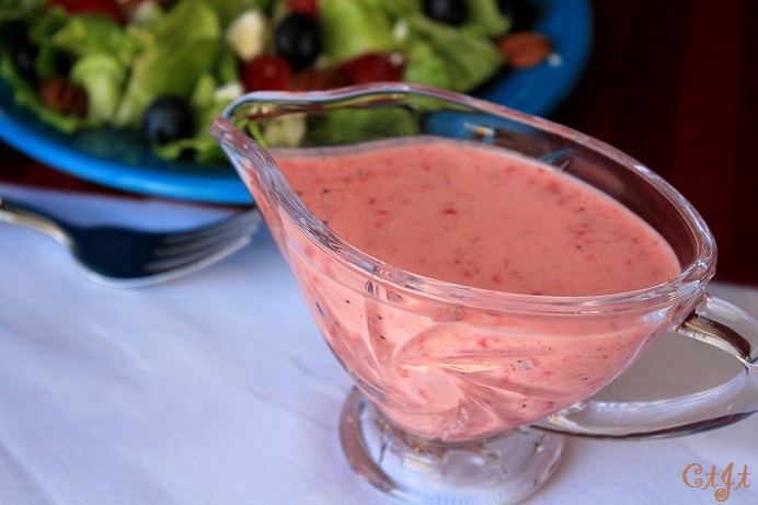 Creamy Strawberry-Balsamic Salad Dressing