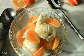 grown-up-creamsicle-with-satsuma-mandarins-vanilla-ice-cream-and-frangelico_360