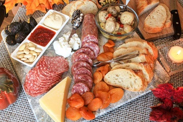 holiday-charcuterie-board_360