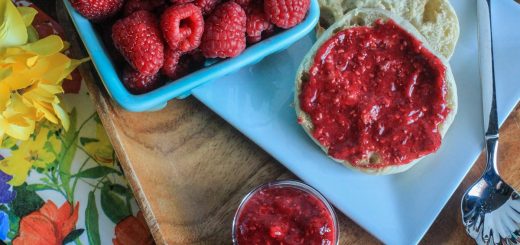 Sugar-free raspberry jam sweetened with Medjool Dates