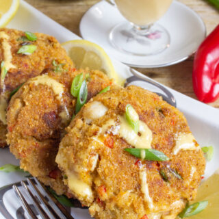 Panko-crusted crab cakes with Persian lime aioli