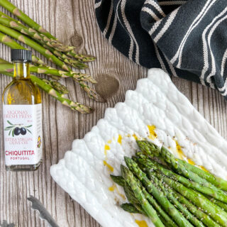 Simple Blanched Asparagus Drizzled with Olive Oil