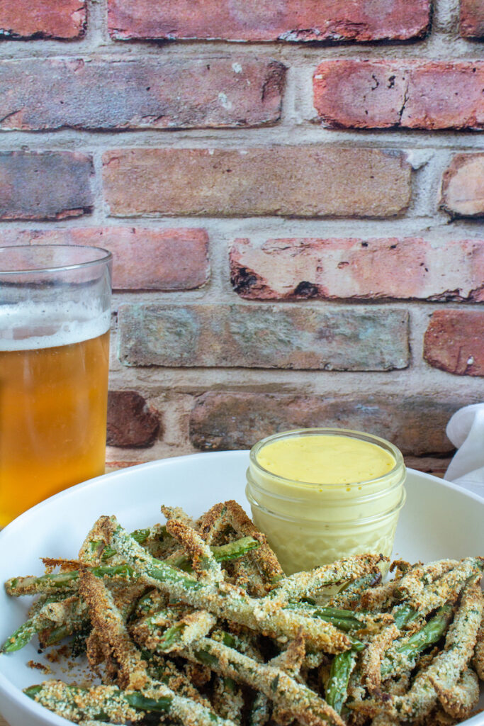 air fryer green beans with garlic aioli